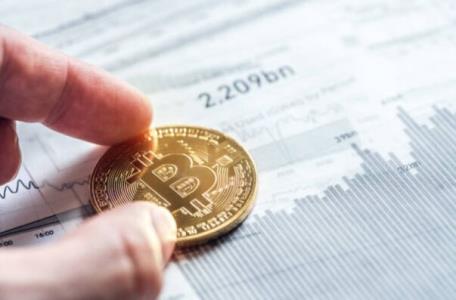 حمله به توییتر و پرواز بیت كوین