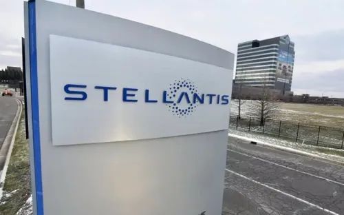 معاملات سهام سومین خودروساز بزرگ جهان متوقف گردید